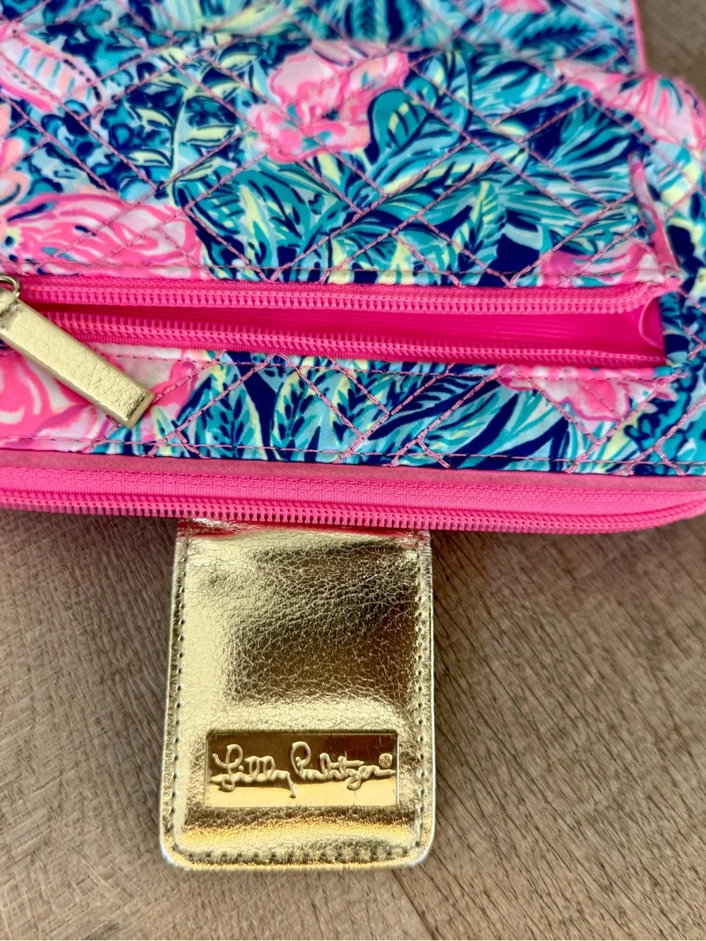 Lilly Pulitzer Warwick Wallet Beach Club Blooms Lapis Lazuli